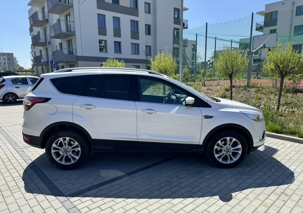 Ford Kuga cena 74800 przebieg: 90500, rok produkcji 2019 z Gdańsk małe 37